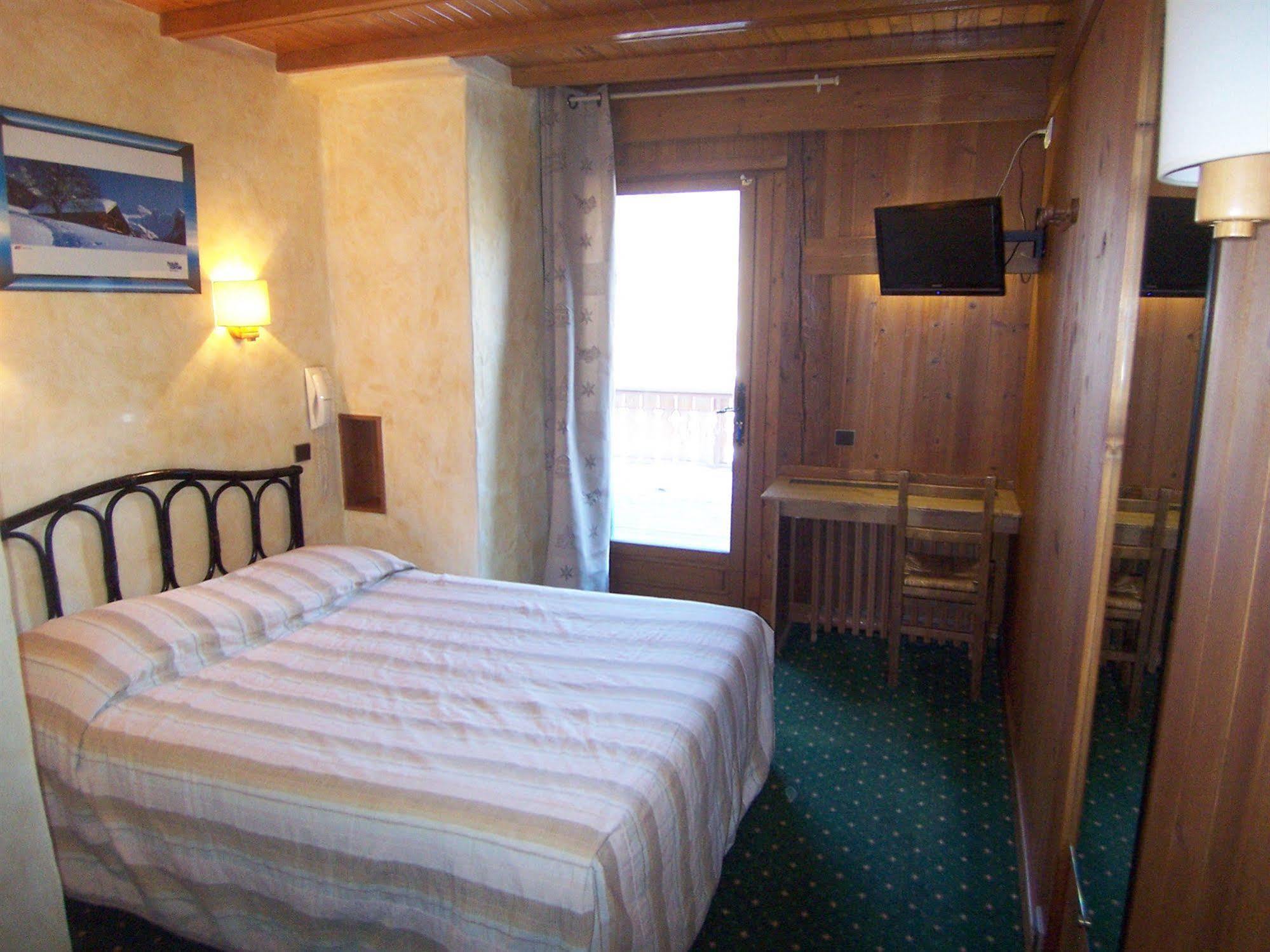 Hotel Les Bernards Praz-sur-Arly Exterior foto